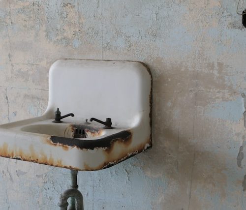 Smart Budgeting: 5 Tips for a Hassle-Free Custom Bathroom Renovation